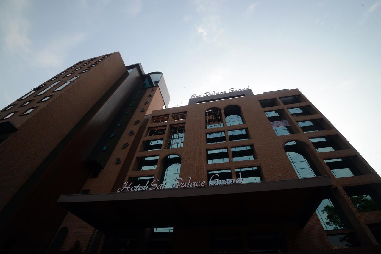 Sai Palace Grand, Malad Mumbai Dış mekan fotoğraf