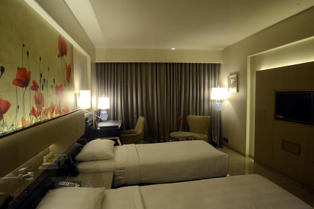 Sai Palace Grand, Malad Mumbai Dış mekan fotoğraf