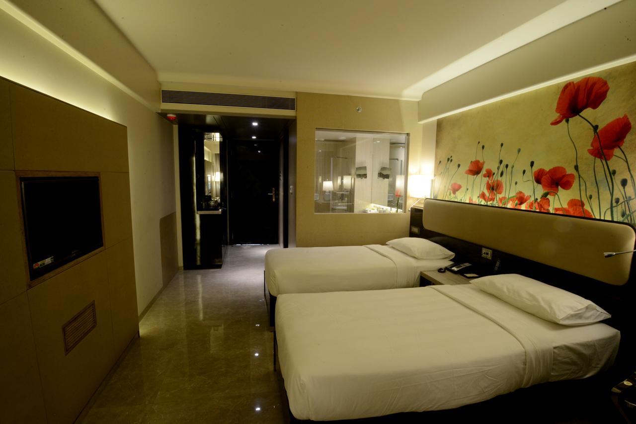 Sai Palace Grand, Malad Mumbai Dış mekan fotoğraf