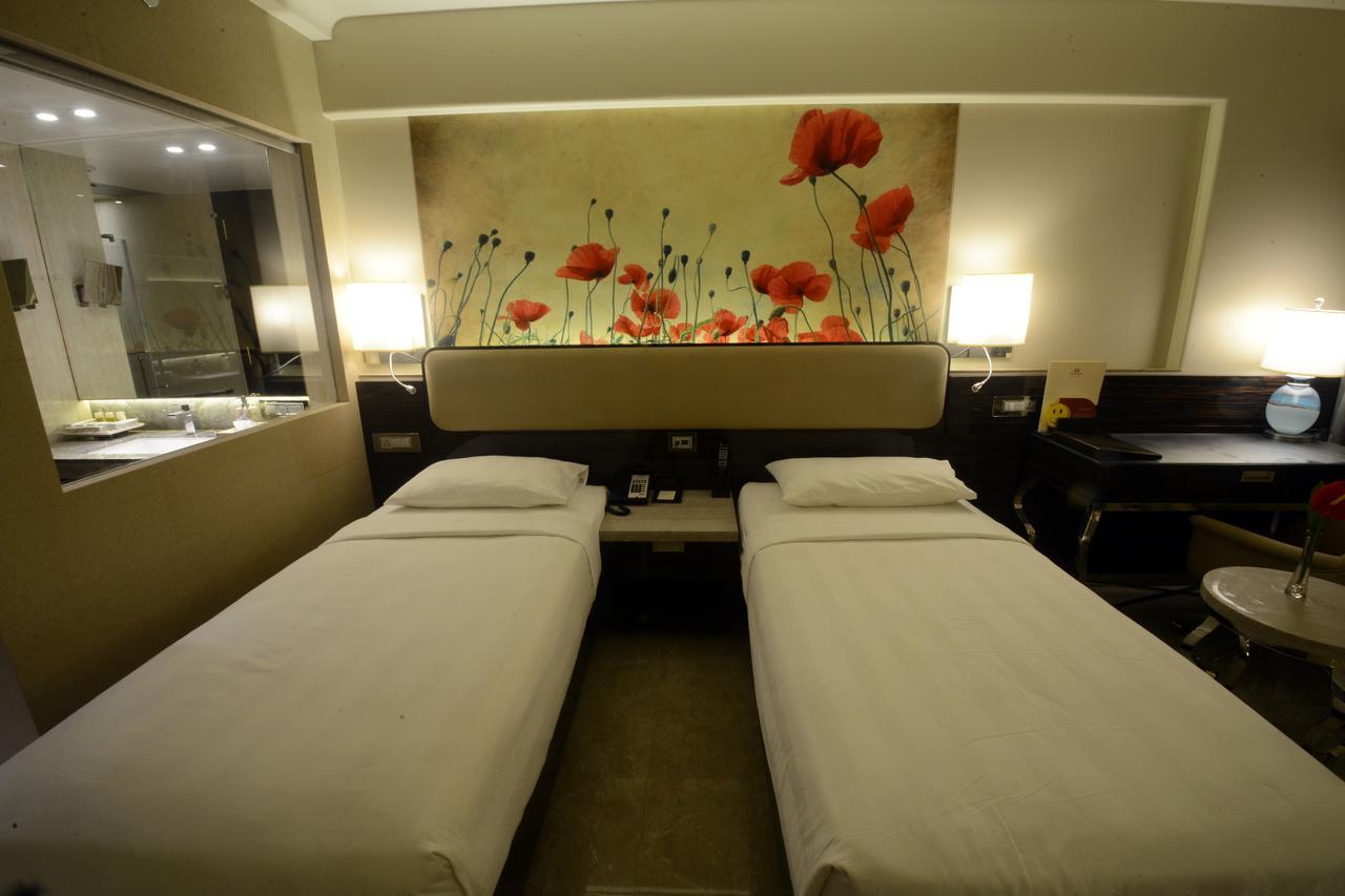 Sai Palace Grand, Malad Mumbai Dış mekan fotoğraf
