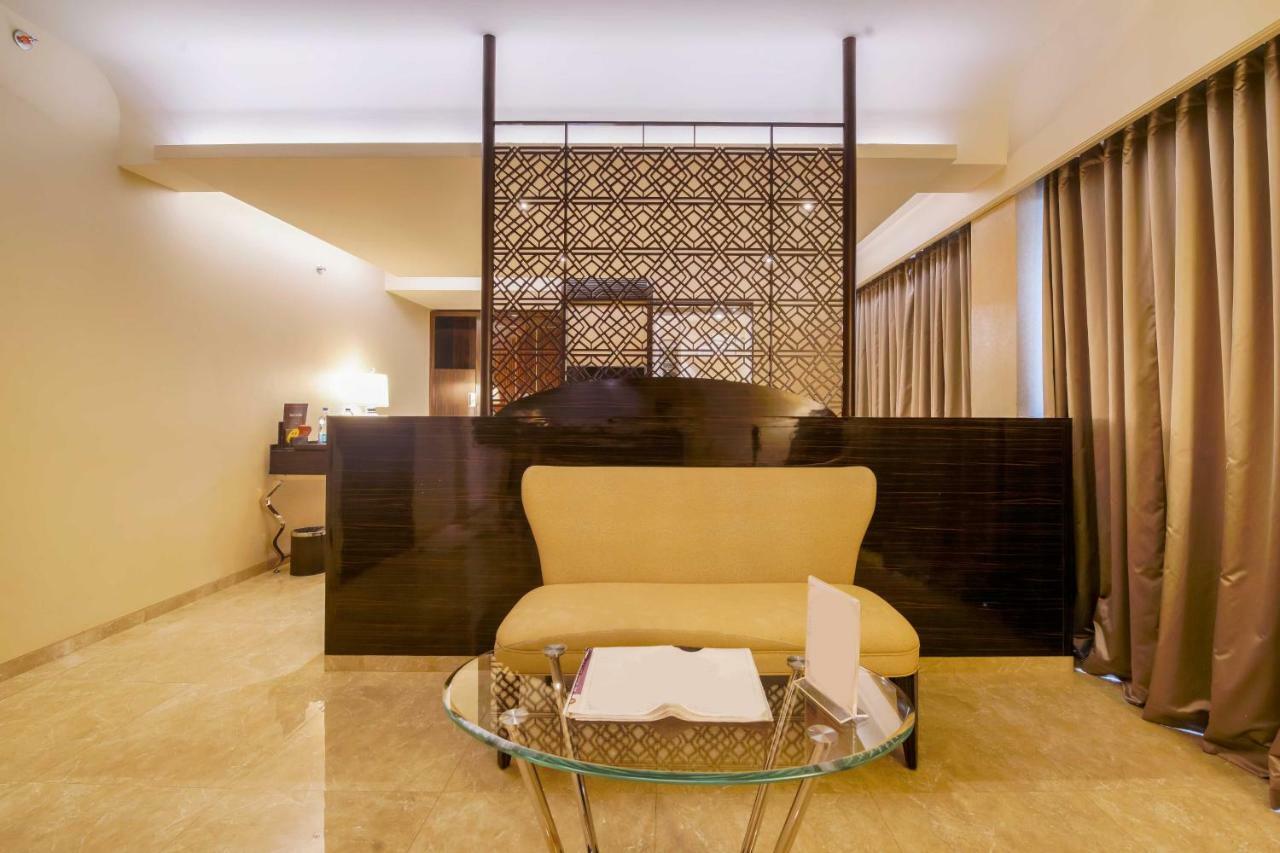 Sai Palace Grand, Malad Mumbai Dış mekan fotoğraf