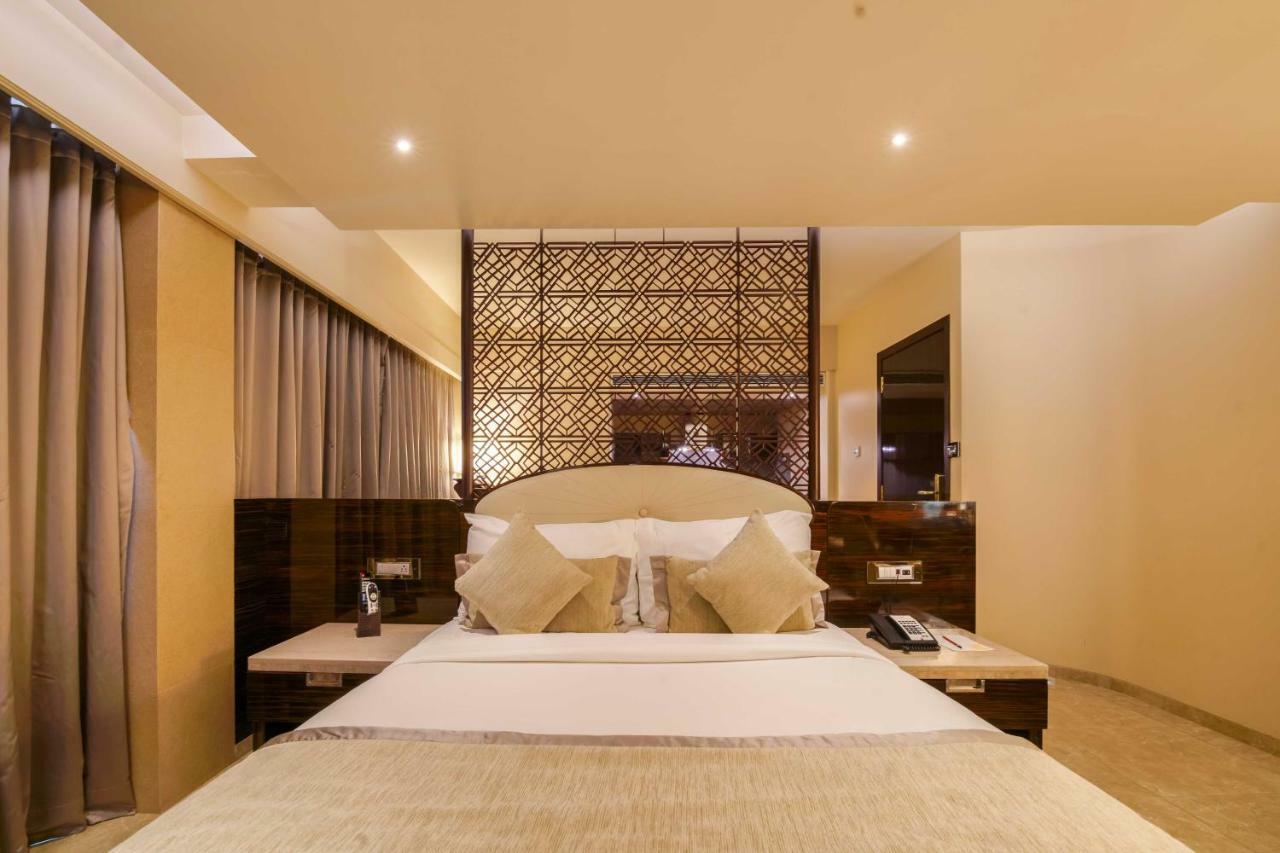 Sai Palace Grand, Malad Mumbai Dış mekan fotoğraf