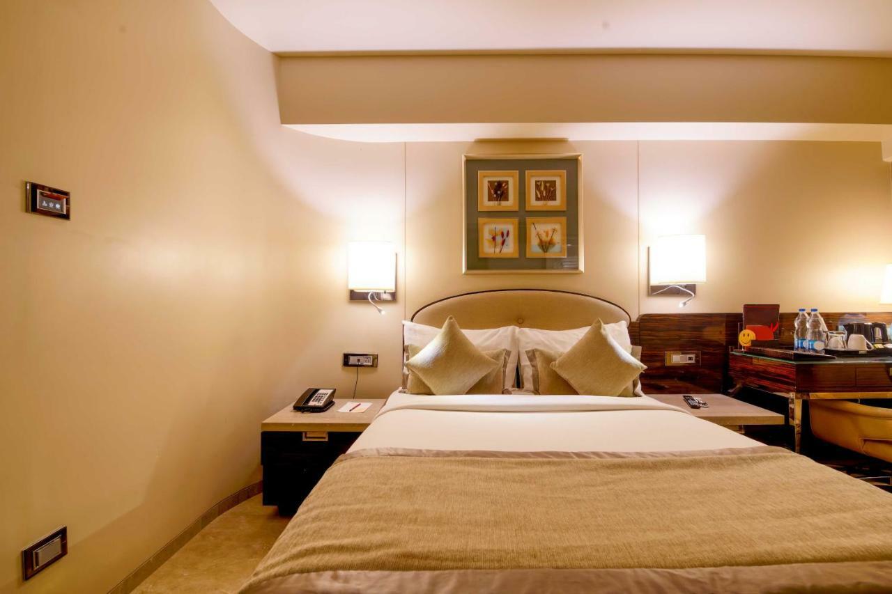 Sai Palace Grand, Malad Mumbai Dış mekan fotoğraf