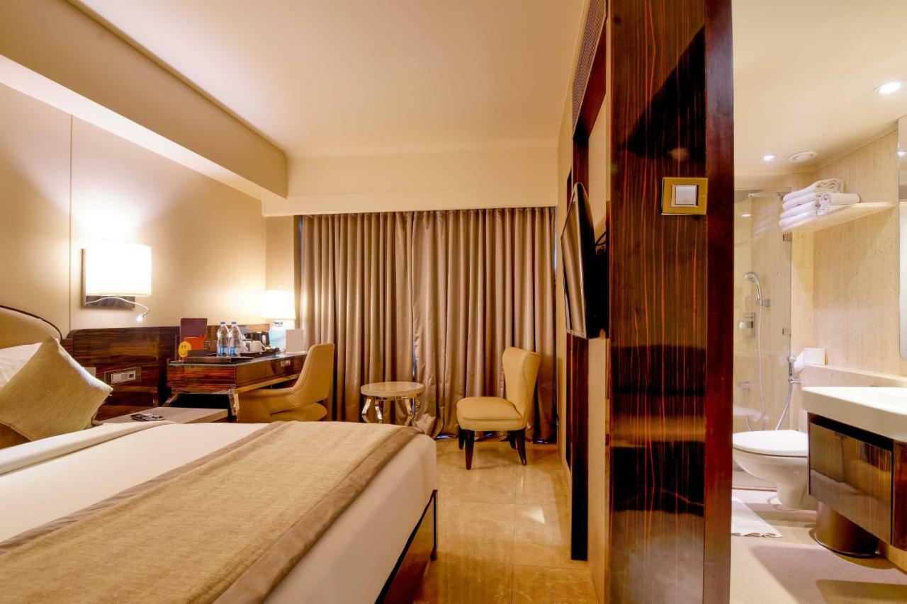 Sai Palace Grand, Malad Mumbai Dış mekan fotoğraf