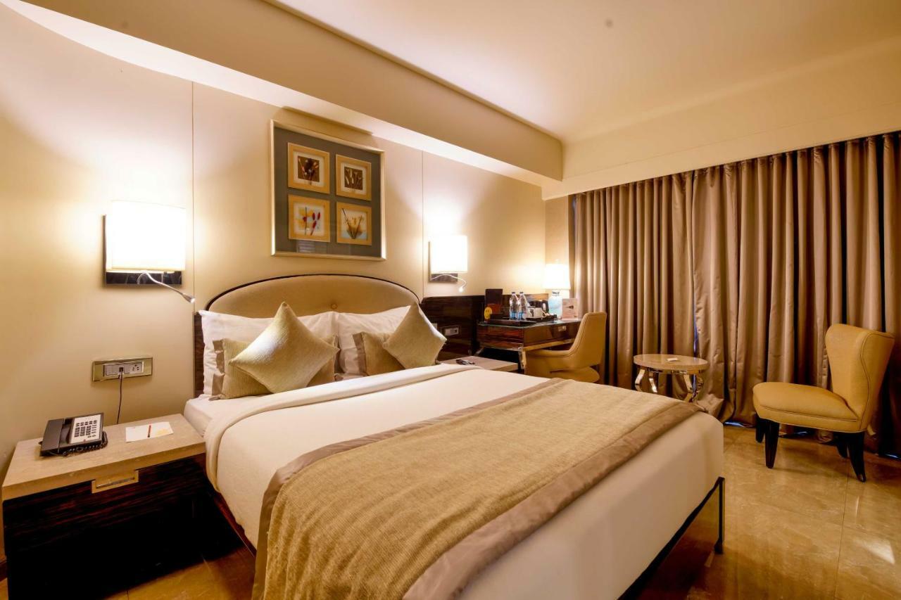 Sai Palace Grand, Malad Mumbai Dış mekan fotoğraf